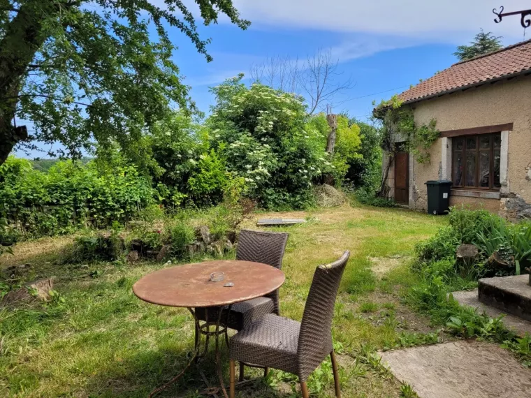 Maison dans petit hameau Razac sur l’isle
