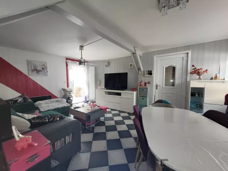 Petit Immeuble avec deux appartements