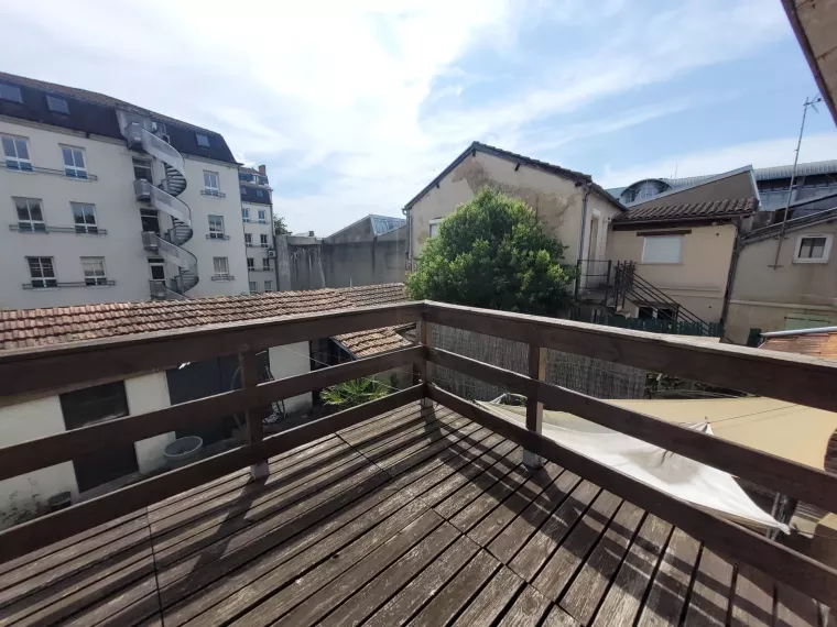 Petit Immeuble avec deux appartements