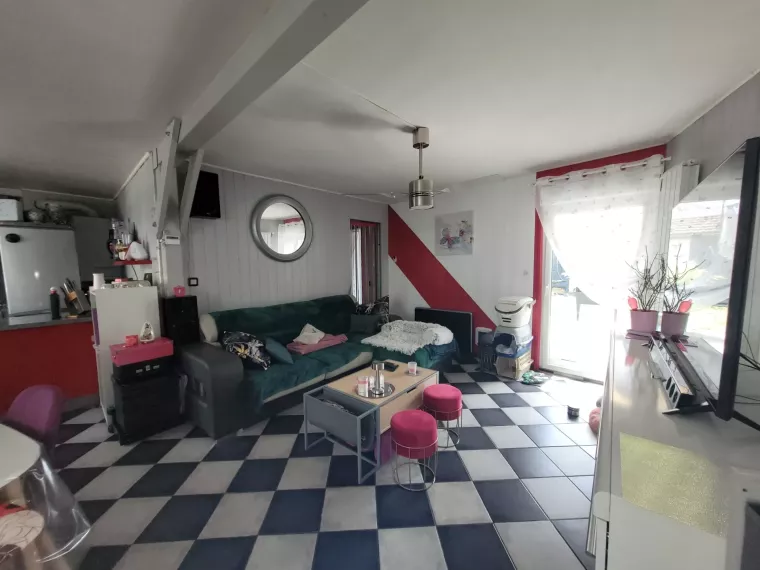 Petit Immeuble avec deux appartements