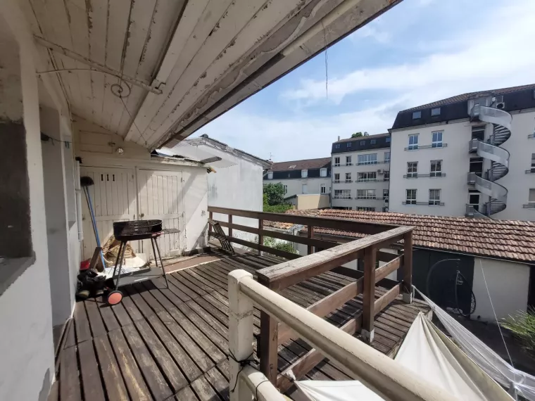 Petit Immeuble avec deux appartements