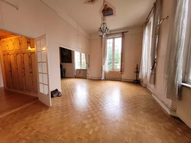 Appartement allée de Tourny avec garage