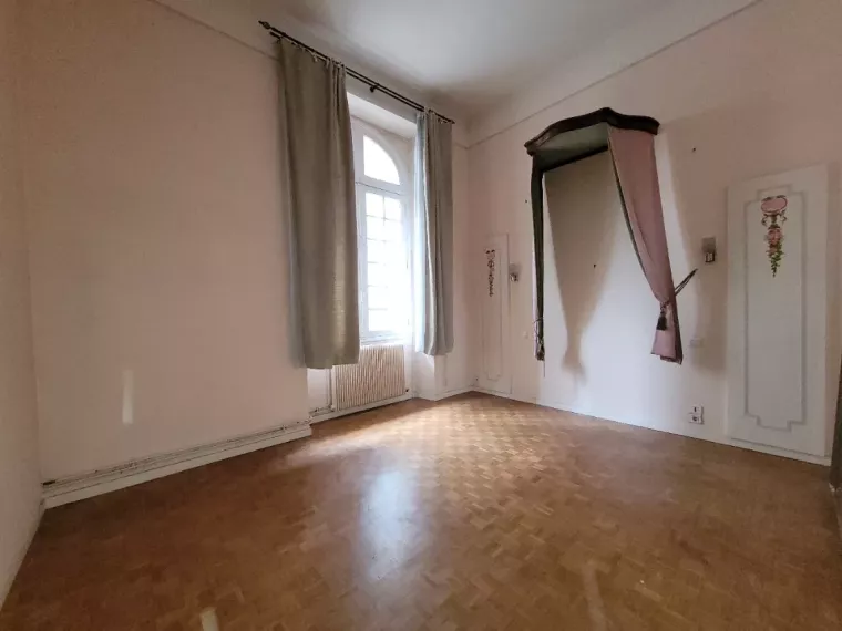 Appartement allée de Tourny avec garage