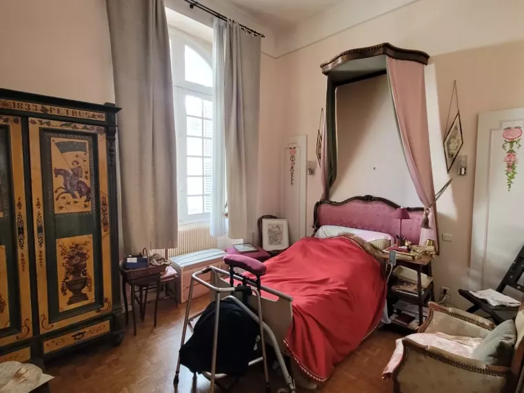 Appartement allée de Tourny avec garage