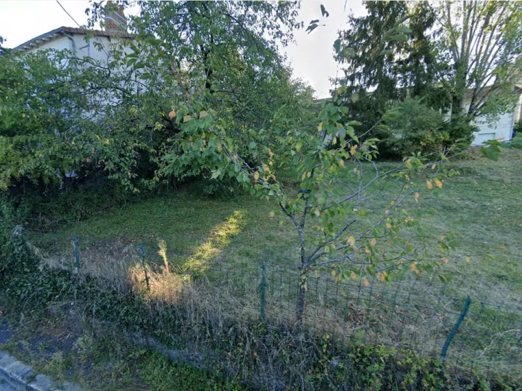 Terrain proche hôpital