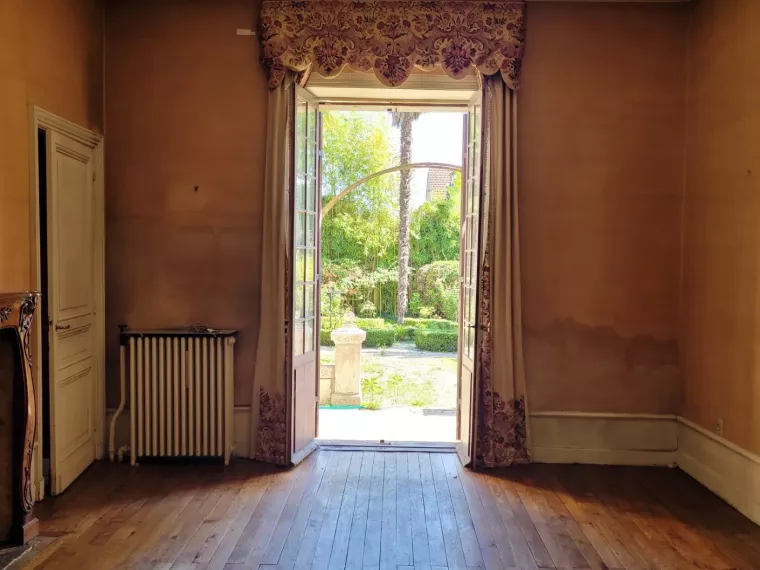 Maison bourgeoise avec parc arboré