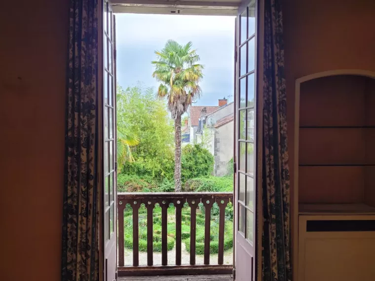 Maison bourgeoise avec parc arboré