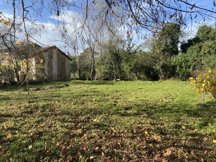 Fermette à restaurer 30 min Périgueux