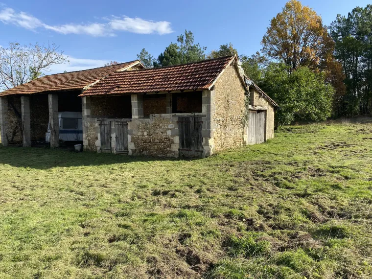 Fermette à restaurer 30 min Périgueux