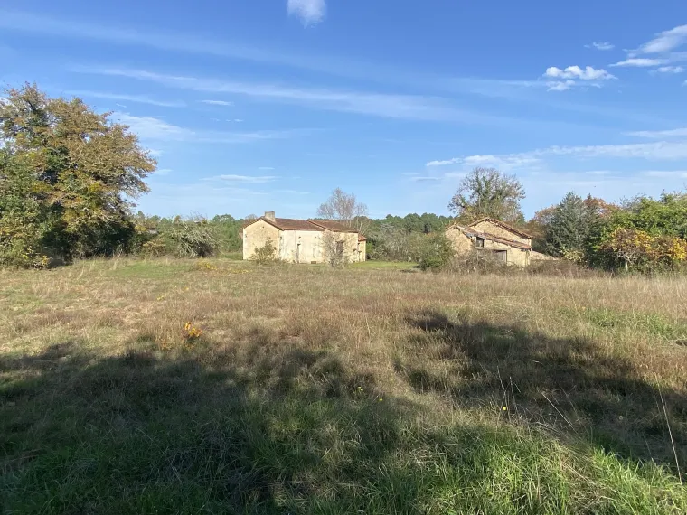 Fermette à restaurer 30 min Périgueux