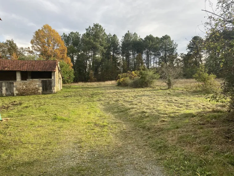 Fermette à restaurer 30 min Périgueux