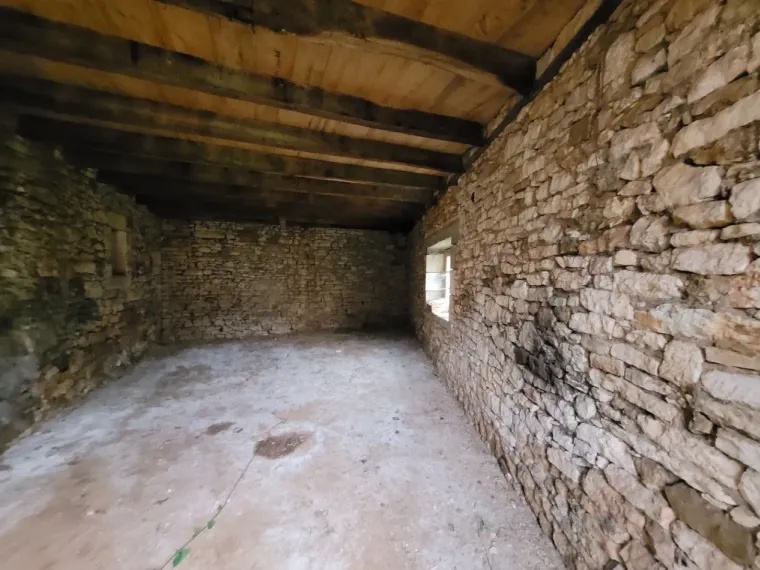 Ensemble de bâtiments à restaurer