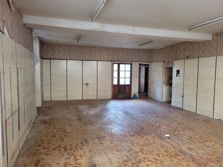 Ensemble de bâtiments à restaurer