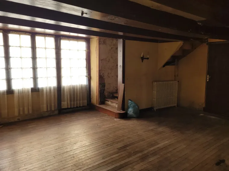 Ensemble de bâtiments à restaurer