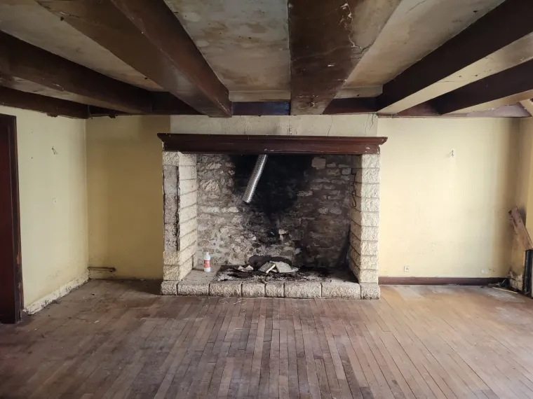 Ensemble de bâtiments à restaurer