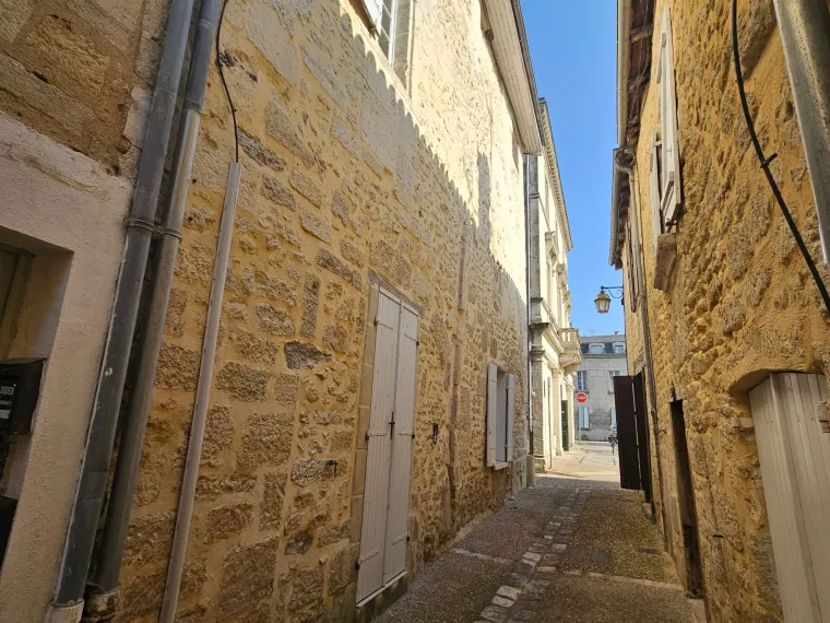 Immeuble centre ville 6 studios meublés