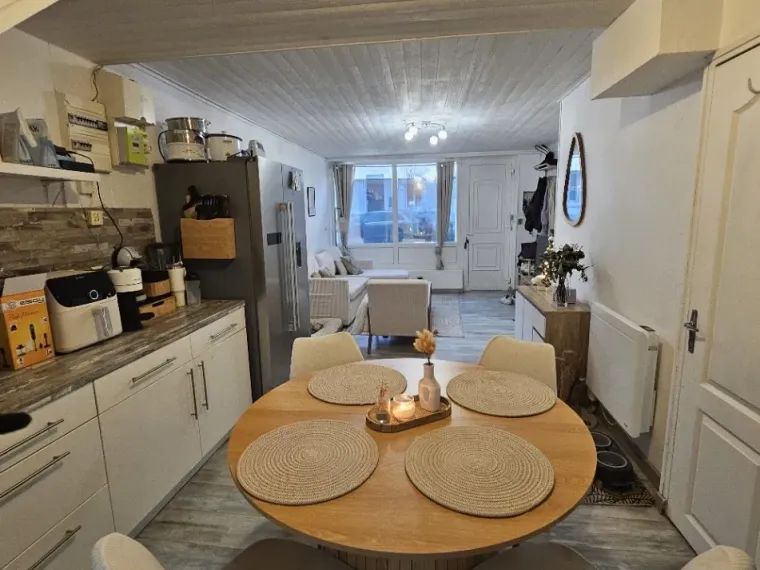 Immeuble 3 appartements et 1 local commercial