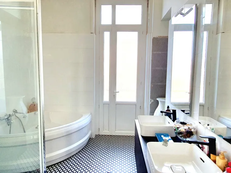 Maison quartier des arènes