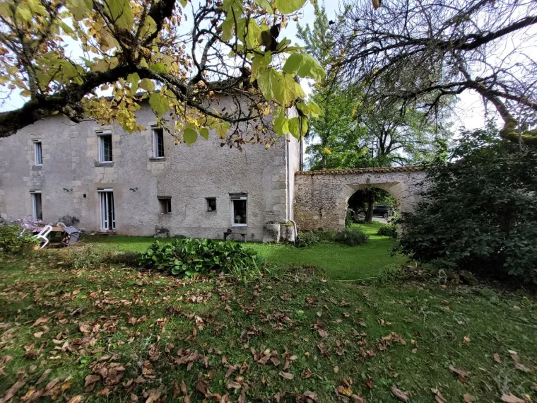 Ensemble immobilier 10 Périgueux