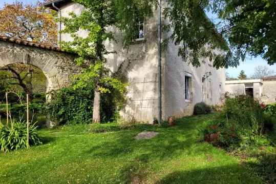 Ensemble immobilier 10 Périgueux