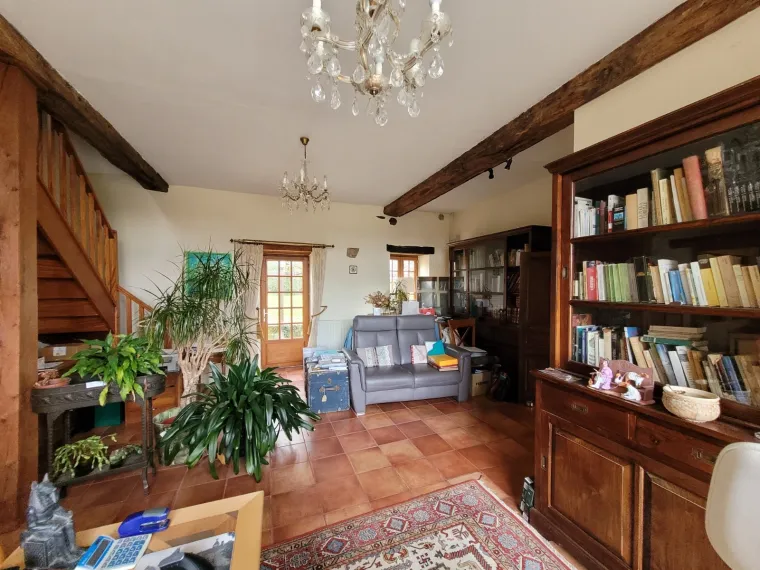 Belle périgourdine de caractère avec piscine et étang sur 2,6ha