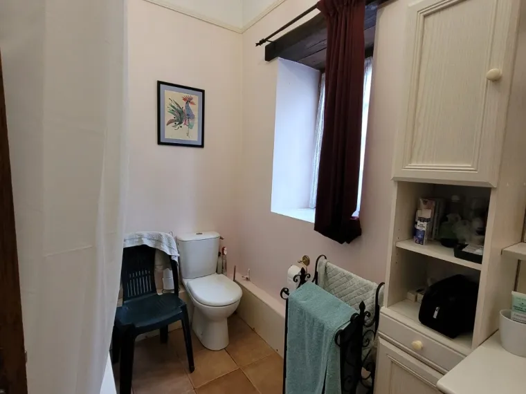 Belle périgourdine de caractère avec piscine et étang sur 2,6ha