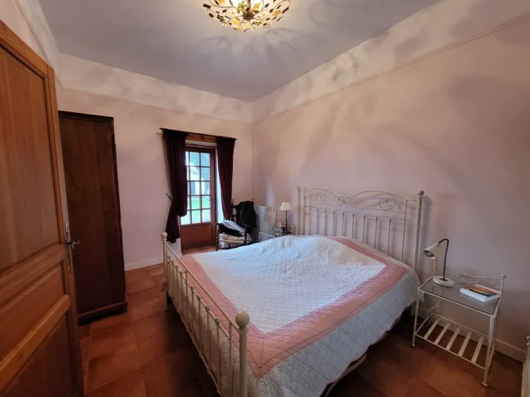 Belle périgourdine de caractère avec piscine et étang sur 2,6ha