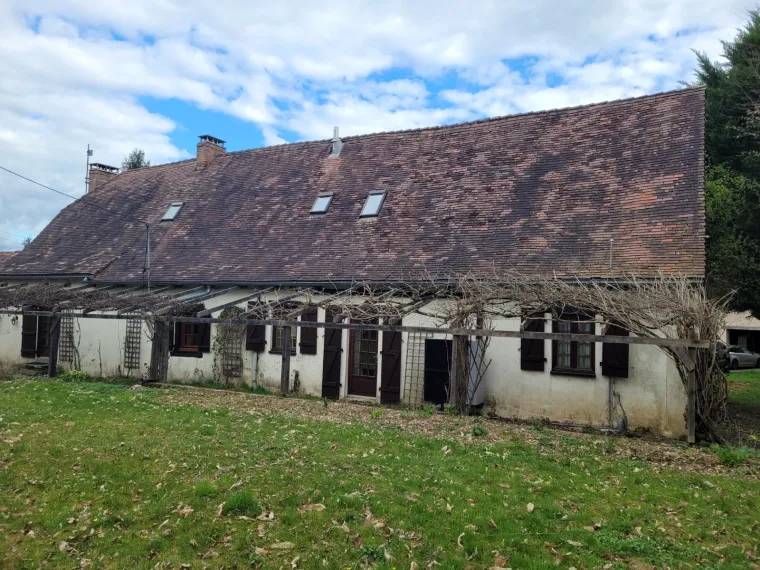 Belle périgourdine de caractère avec piscine et étang sur 2,6ha