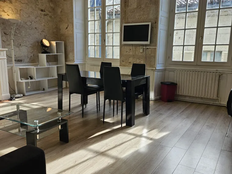 Joli T2 meublé centre historique de Périgueux
