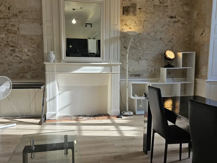 Joli T2 meublé centre historique de Périgueux