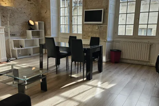 Joli T2 meublé centre historique de Périgueux